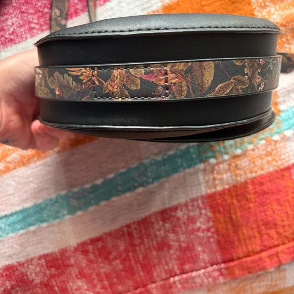 FABLE ENGLAND
Women's Black A Night's Tale Saddle Bag - Picture 5 of 5